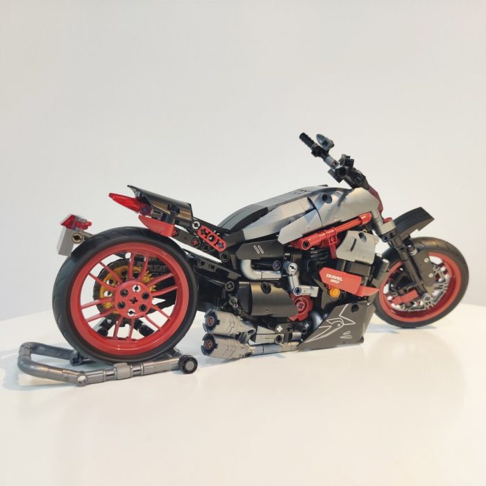 Jiestar 91021 High tech Diaveled Super Speed 1260S Racing Motorcycles Car Brick Technical Model Building Blocks 8 - LEPIN LEPIN Store